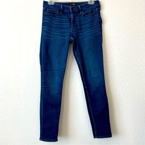 ABERCROMBIE & FITCH Skinny Jean Dark Wash 28